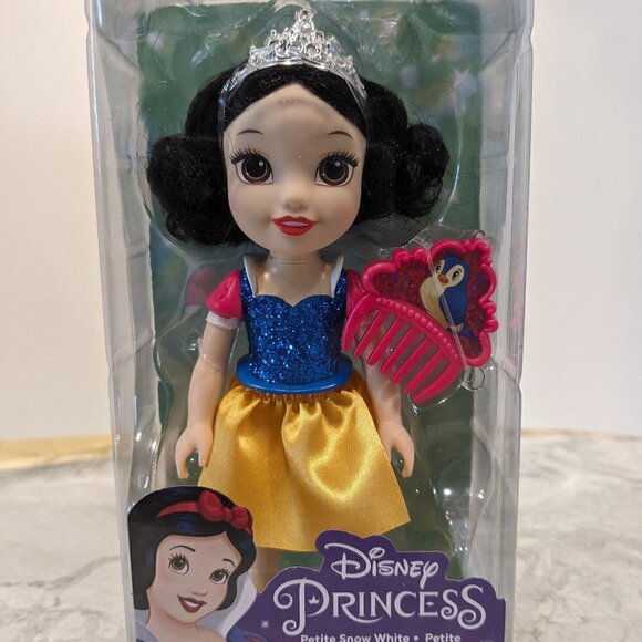 Disney Princess Petite Snow White Doll with Comb/Tiara 6" NEW by Jakks Pacific - Picture 3 of 12